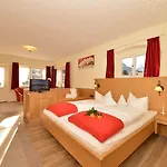 Adler Garni Hotel