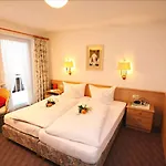 Adler Garni Hotel
