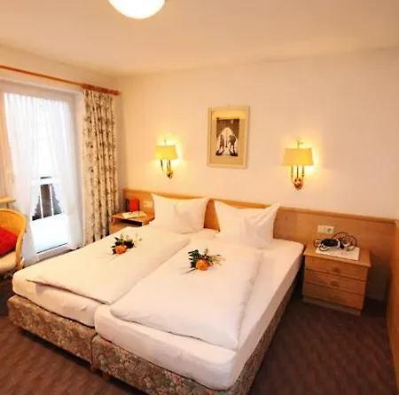 Adler Garni 3* Hirschegg Rein