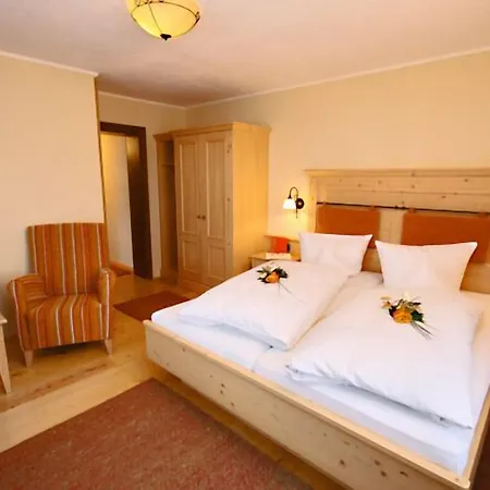 Adler Garni Hotel