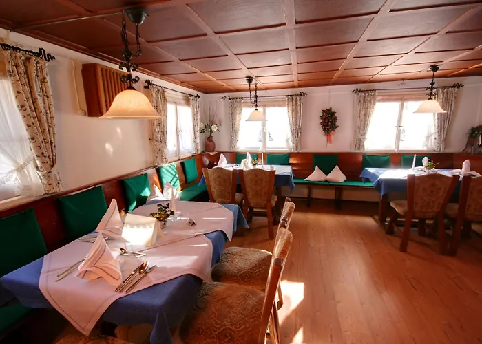 Hotel Adler Garni 3*